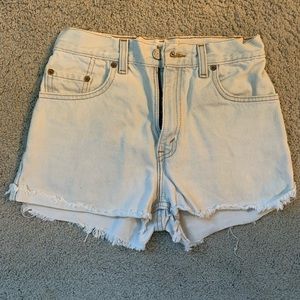 Levi’s shorts size 26